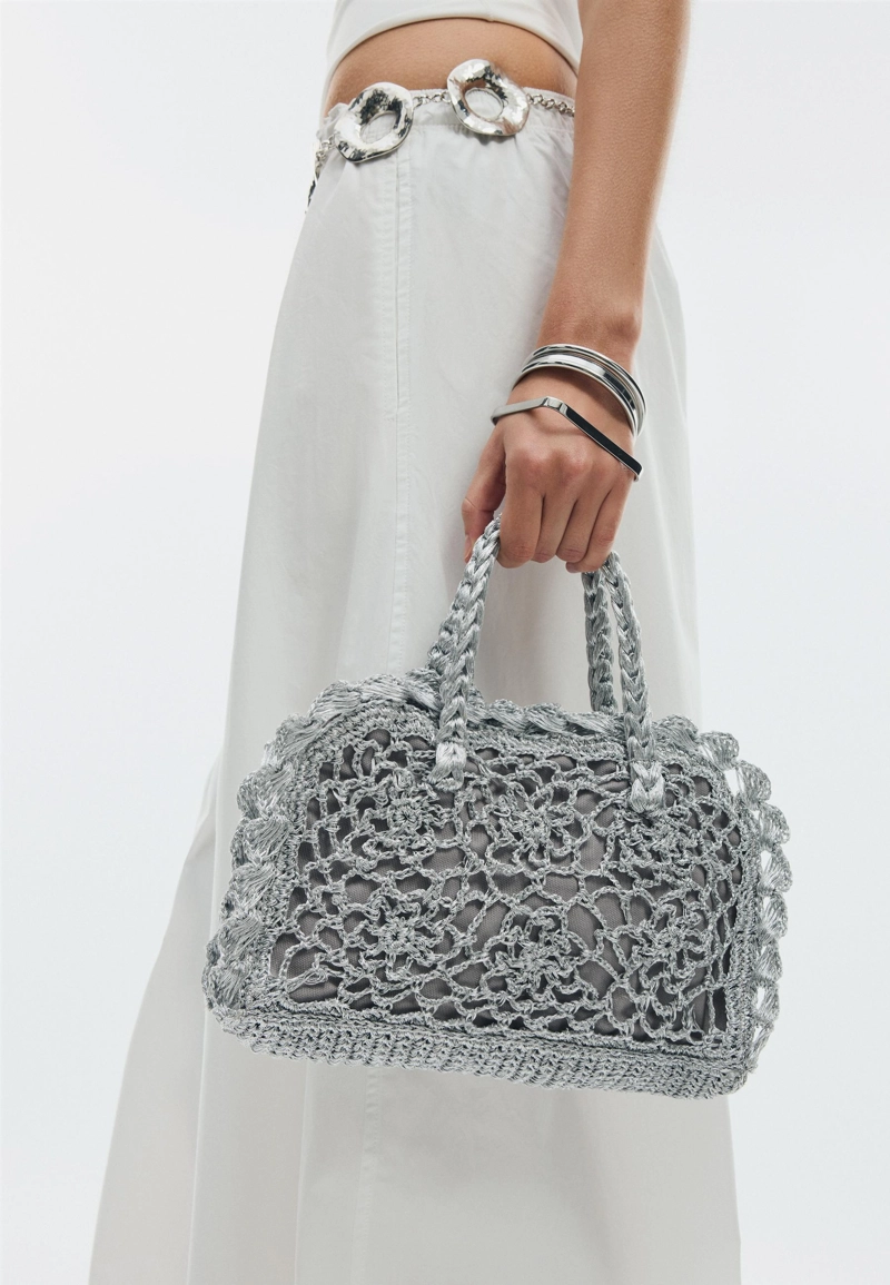 Сумка-тоут из металлизированного крючком