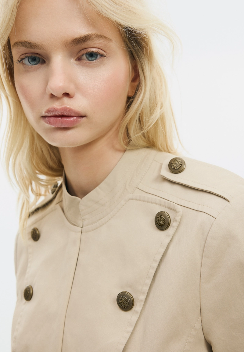 Пиджак в стиле милитари