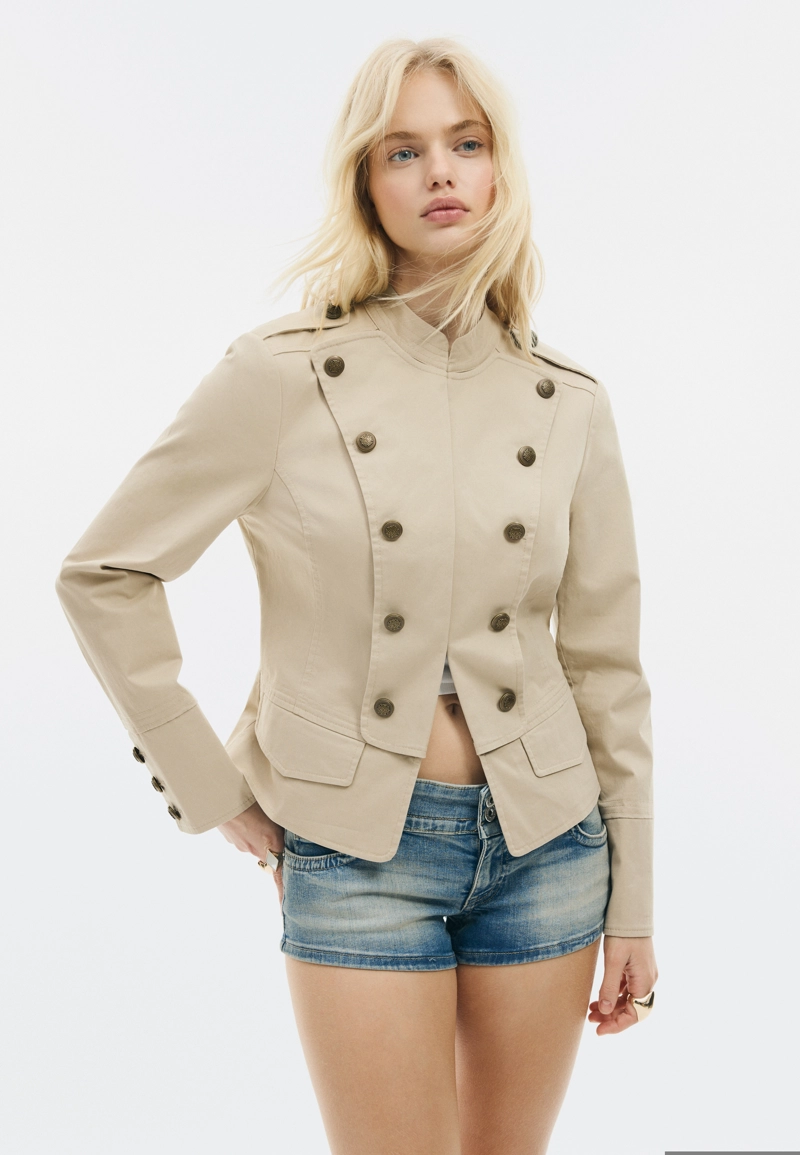 Пиджак в стиле милитари