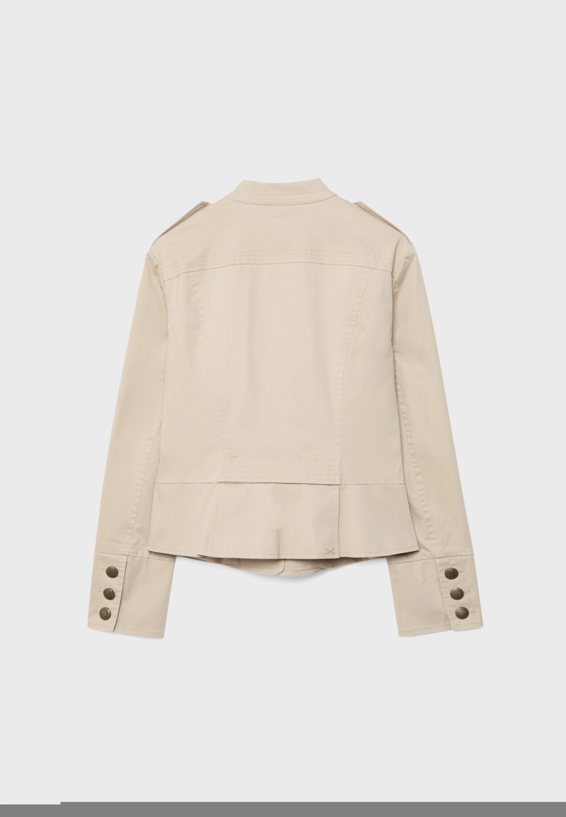 Пиджак в стиле милитари