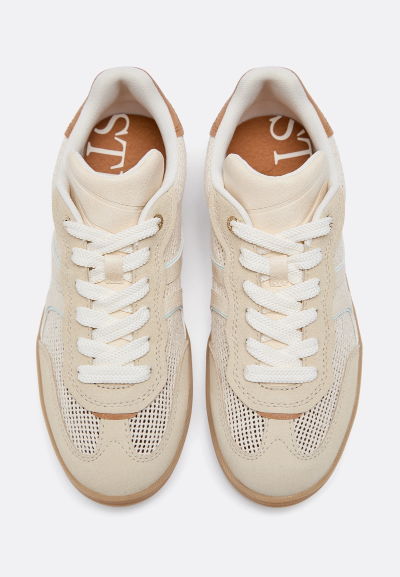 Кеды перфорированные с кожаными деталями