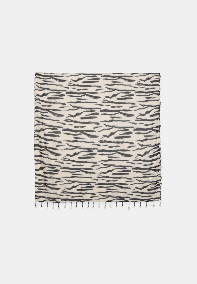 Платок с тигровым принтом