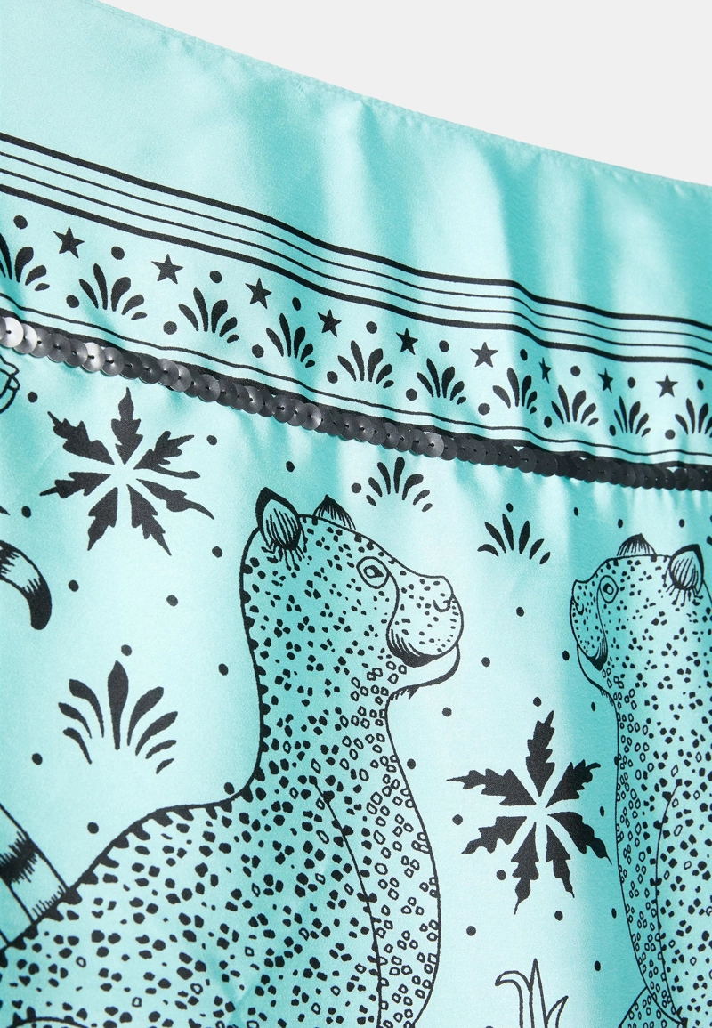 Платок с принтом и пайетками