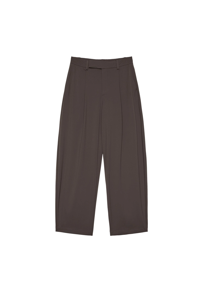 Брюки с защипами