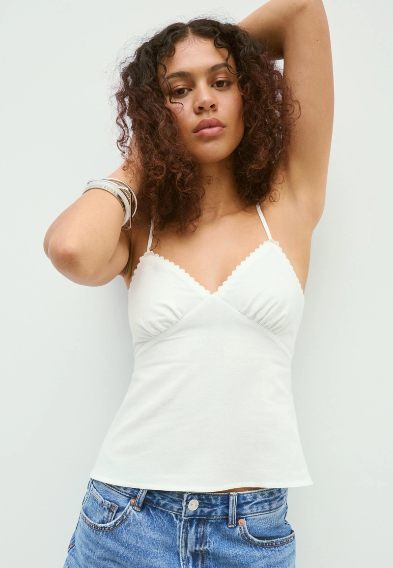 Топ с плетеными бретелями