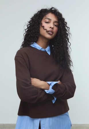 Трикотажная футболка с круглым вырезом- Заказать в России