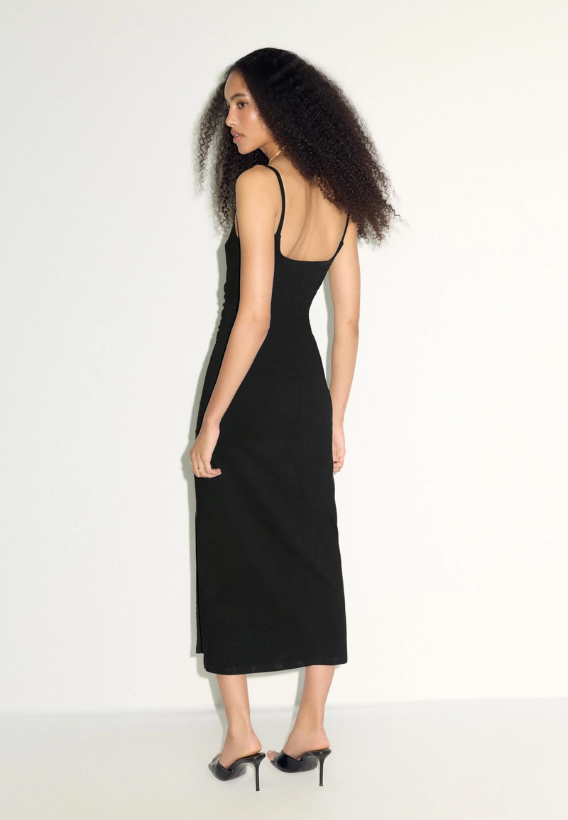 Платье миди из бенгалина с квадратным вырезом