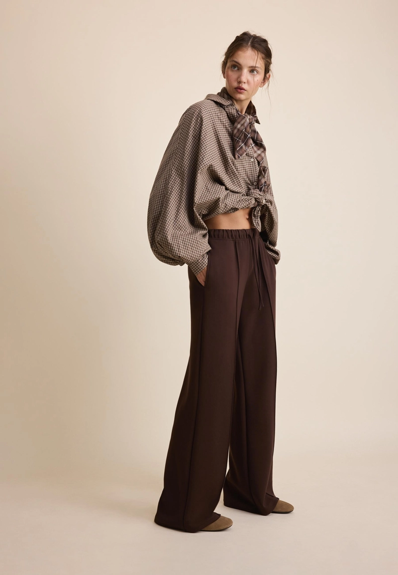 Брюки-джоггеры свободного кроя с защипами