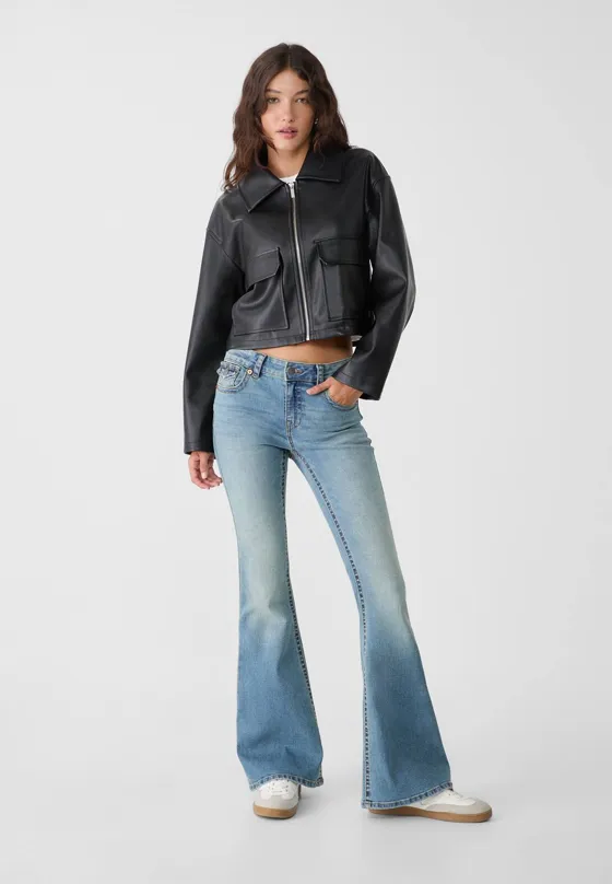 D04 Джинсы клеш с низкой посадкой