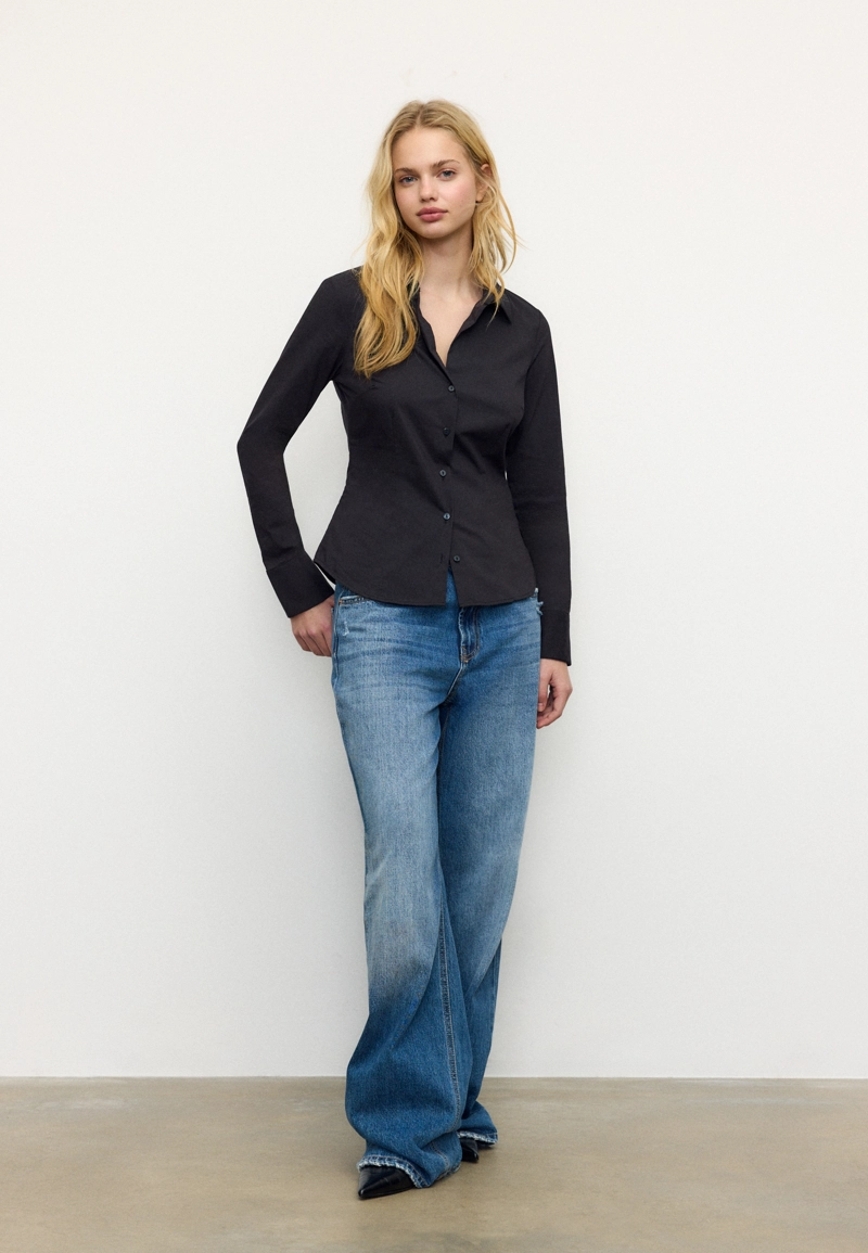 Базовая рубашка облегающего кроя