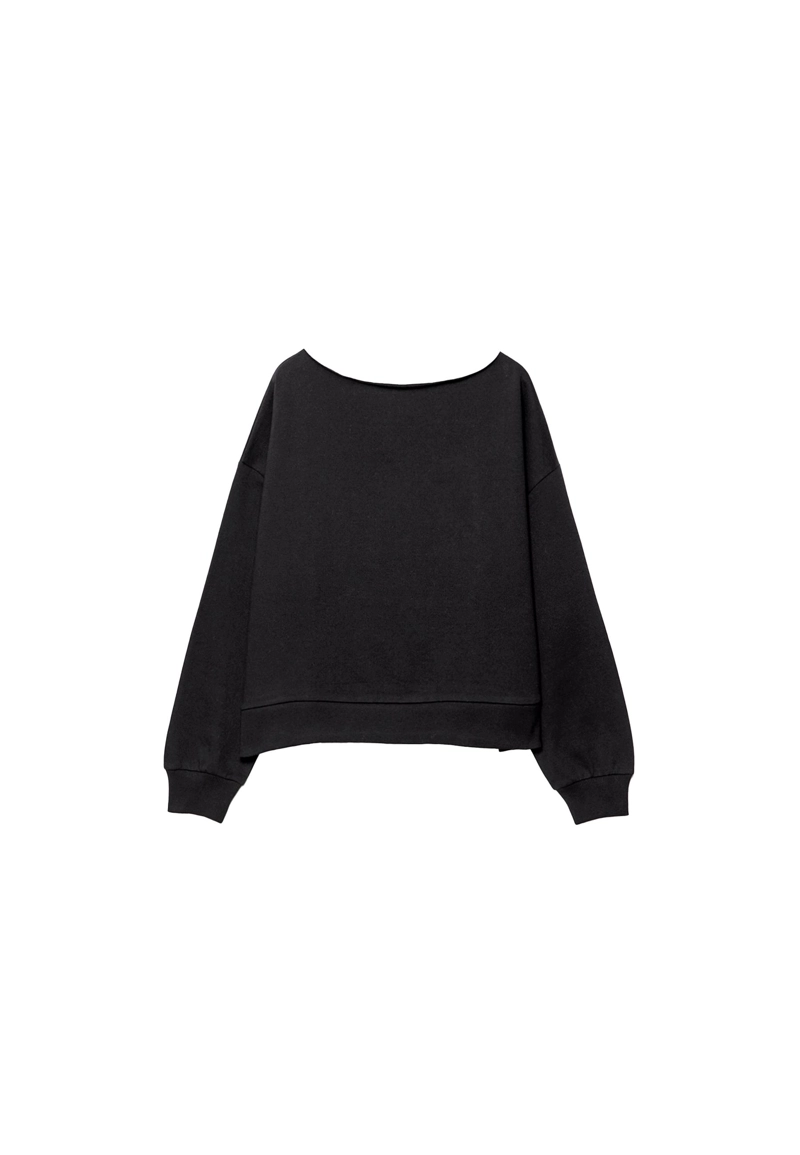 Базовая толстовка с асимметричным вырезом