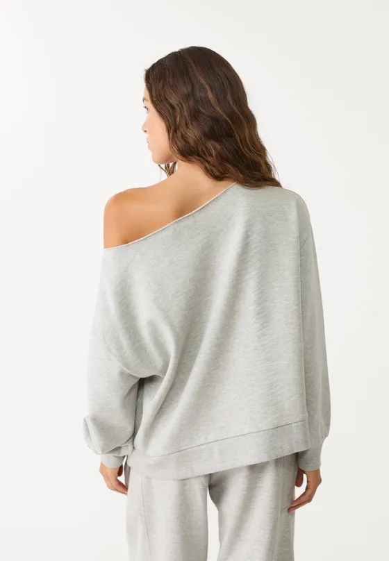 Базовая толстовка с асимметричным вырезом